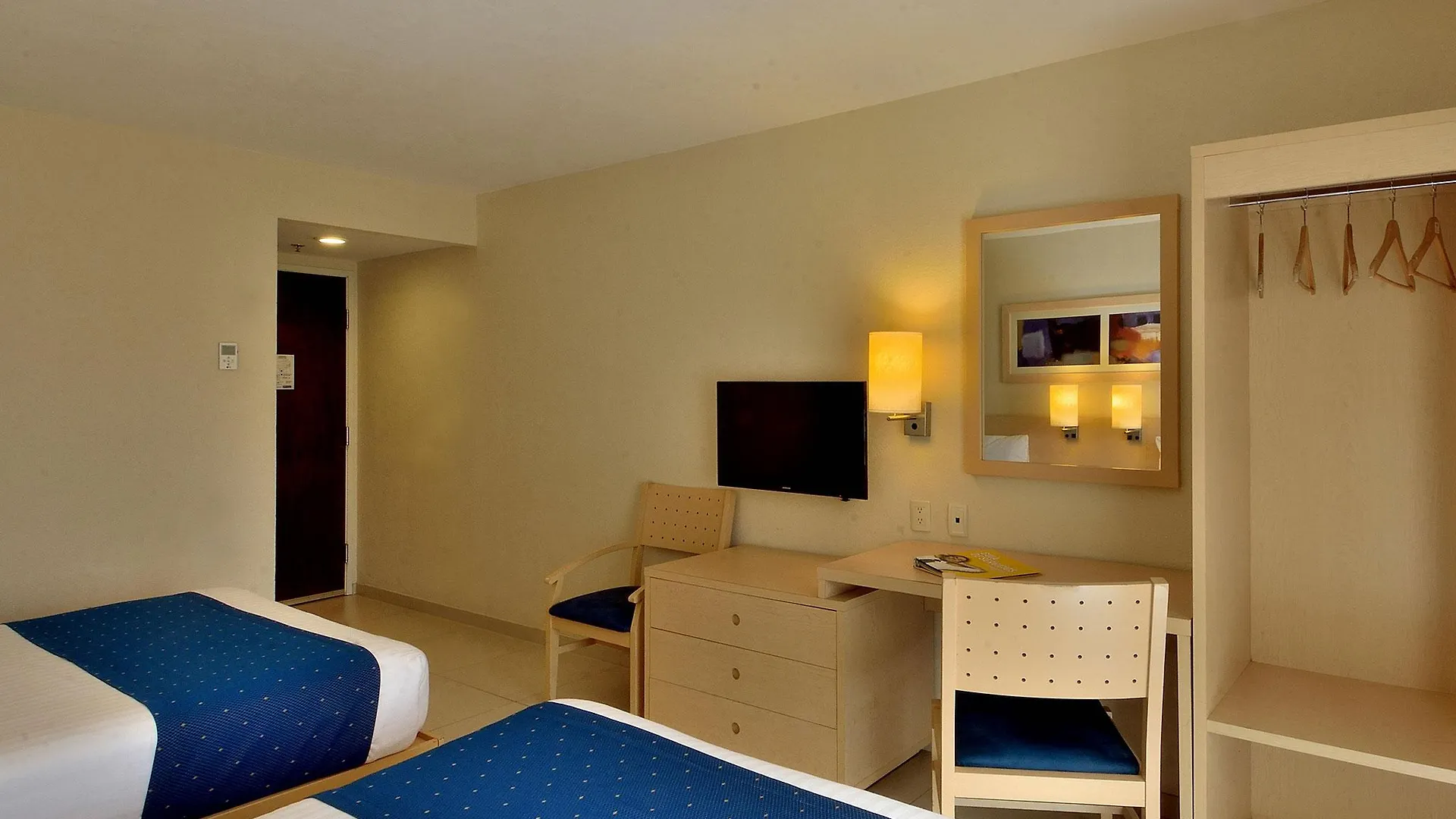 City Express Suites By Marriott Playa Del Carmen 4*,